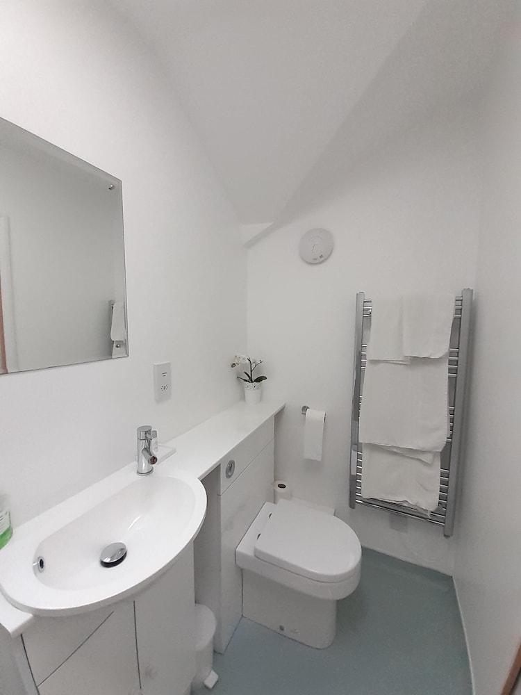 Cringleford Guest House 4*